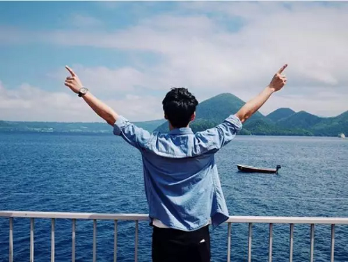 沈阳摄影学校男生秒变男神的摄影技巧