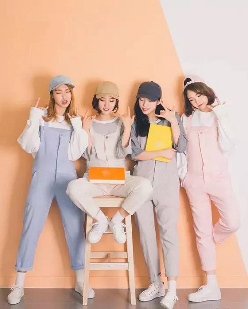 沈阳摄影学校_集体拍照这样拍超自然 __沈阳市统丽职业技术学校