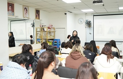 如果你不知道学点什么 那不如就学化妆吧