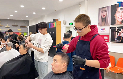 学理发是去店里好还是培训班好 沈阳美发学校