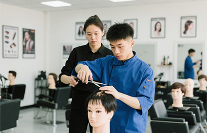 高中毕业学习美发技术怎么样？沈阳美发学校
