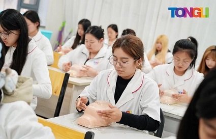 【热爱为帆 逐光前行】 沈阳统丽美容学校-获奖学员林艺窈的来时路